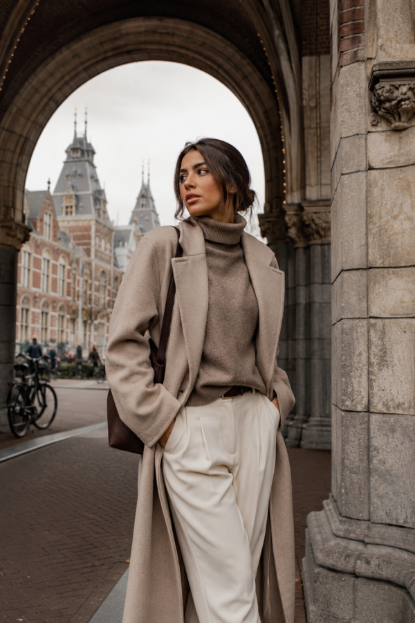 Why Amsterdam’s De Negen Straatjes Style Is Making Practical Fashion Cool Again in 2026